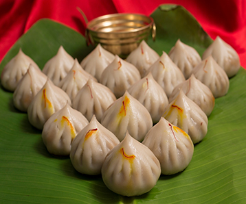 Naral-Gul-Amba Modak - 6 pieces (नारळ गुळ आंबा मोदक)